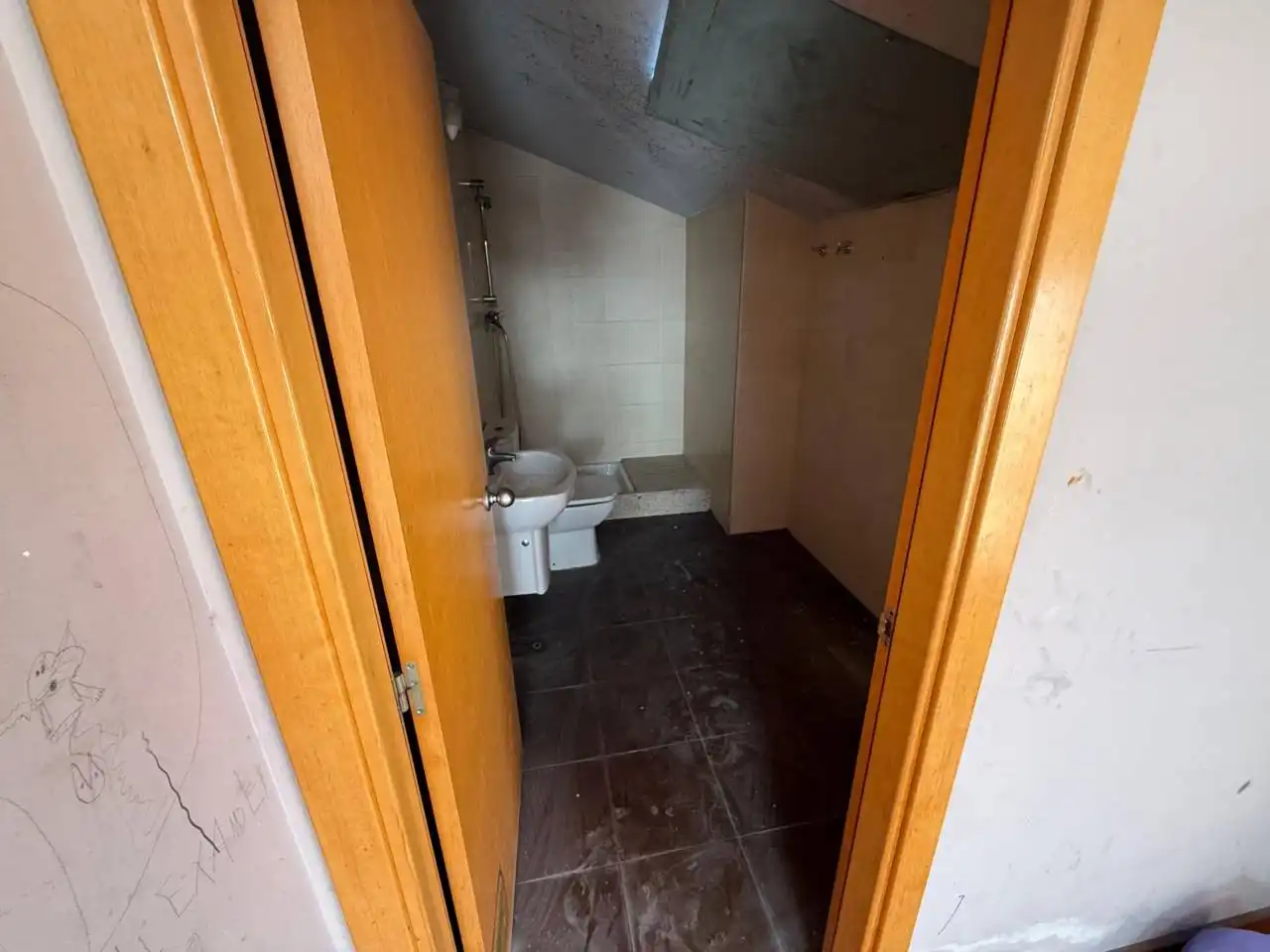 Bathroom of Flat for sale in Terrassa  with Air Conditioner, Parquet flooring and Terrace