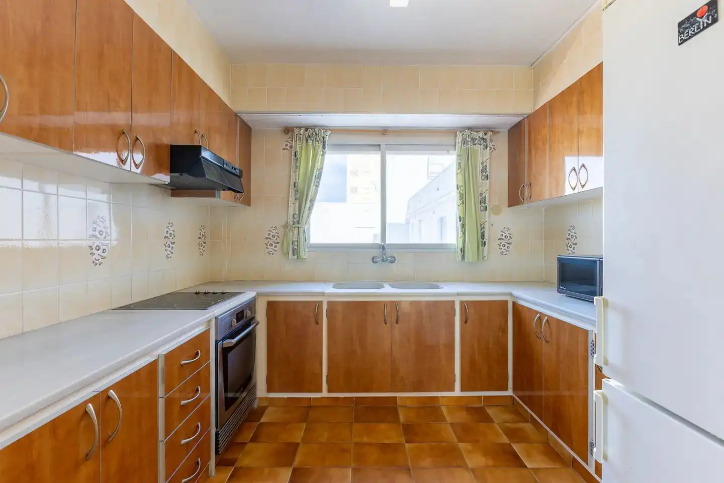 Cuina de Apartament en venda en Gandia amb Terrassa i Moblat