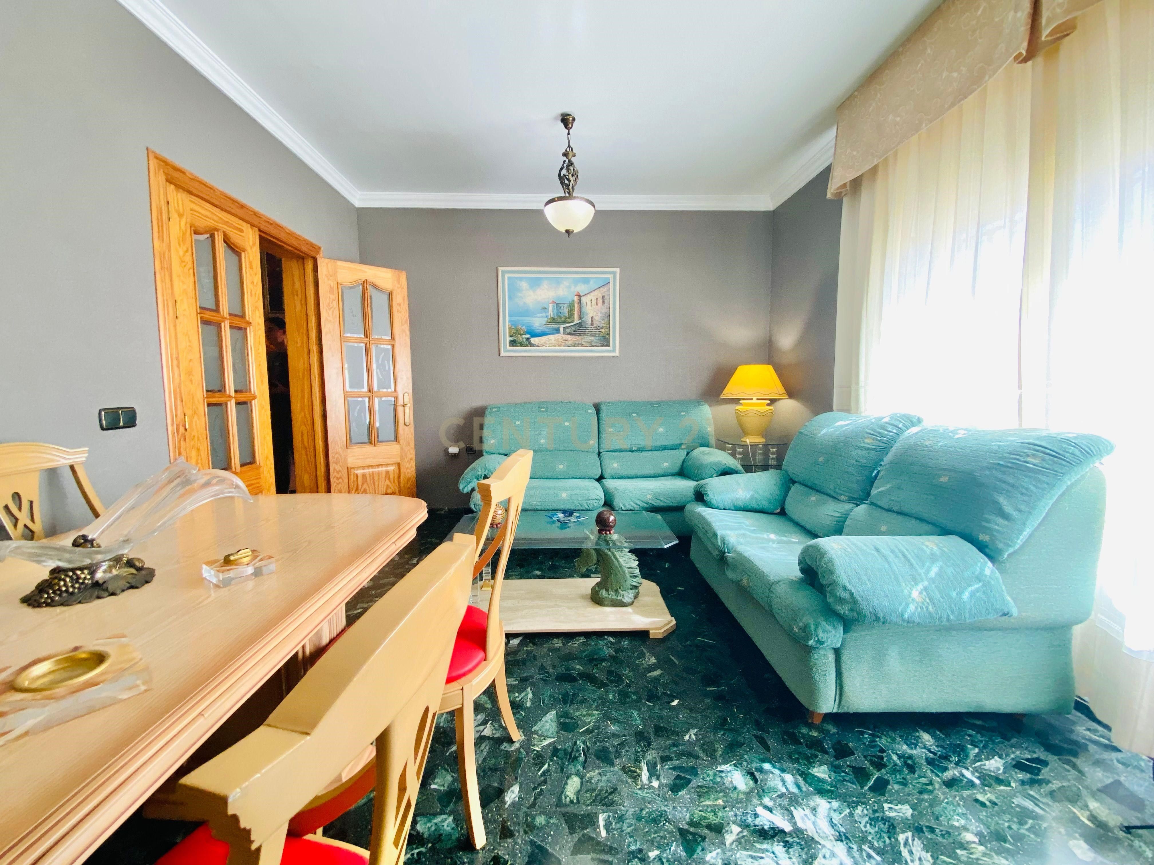 Sala d'estar de Casa o xalet en venda en El Ejido amb Aire condicionat