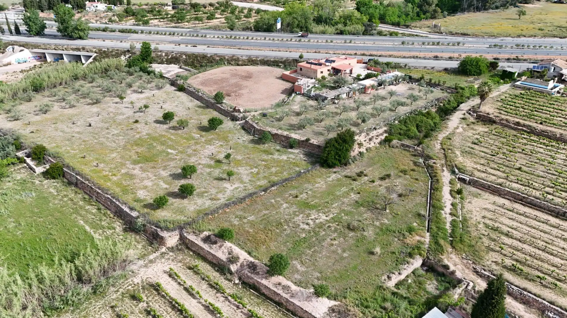 Casa o xalet en venda en Villar del Arzobispo amb Jardí privat, Terrassa i Traster