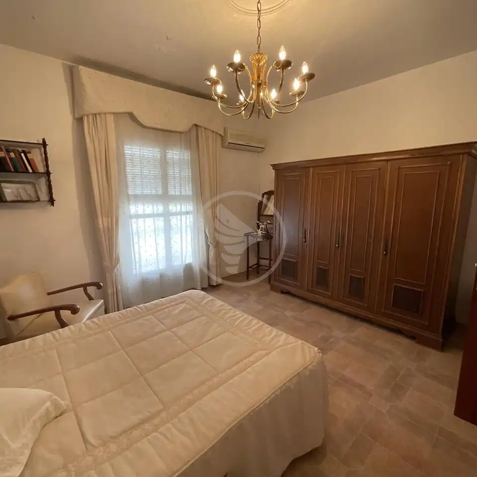 Dormitori de Casa o xalet en venda en Linares amb Aire condicionat i Terrassa