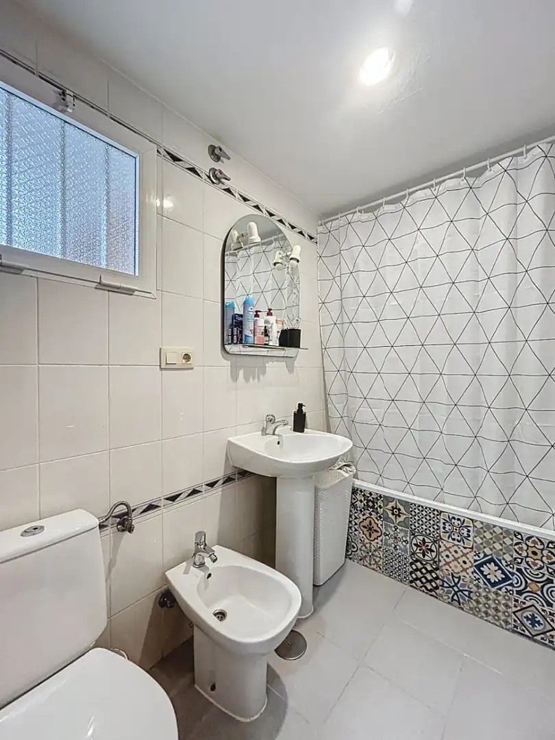 Baño de Piso en venta en La Nucia con Aire acondicionado, Trastero y Amueblado