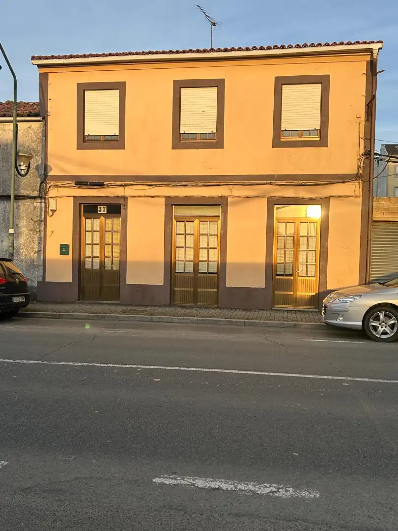 Maison avec jardin à vendre à Avenida Doctor Martínez Pardo 37