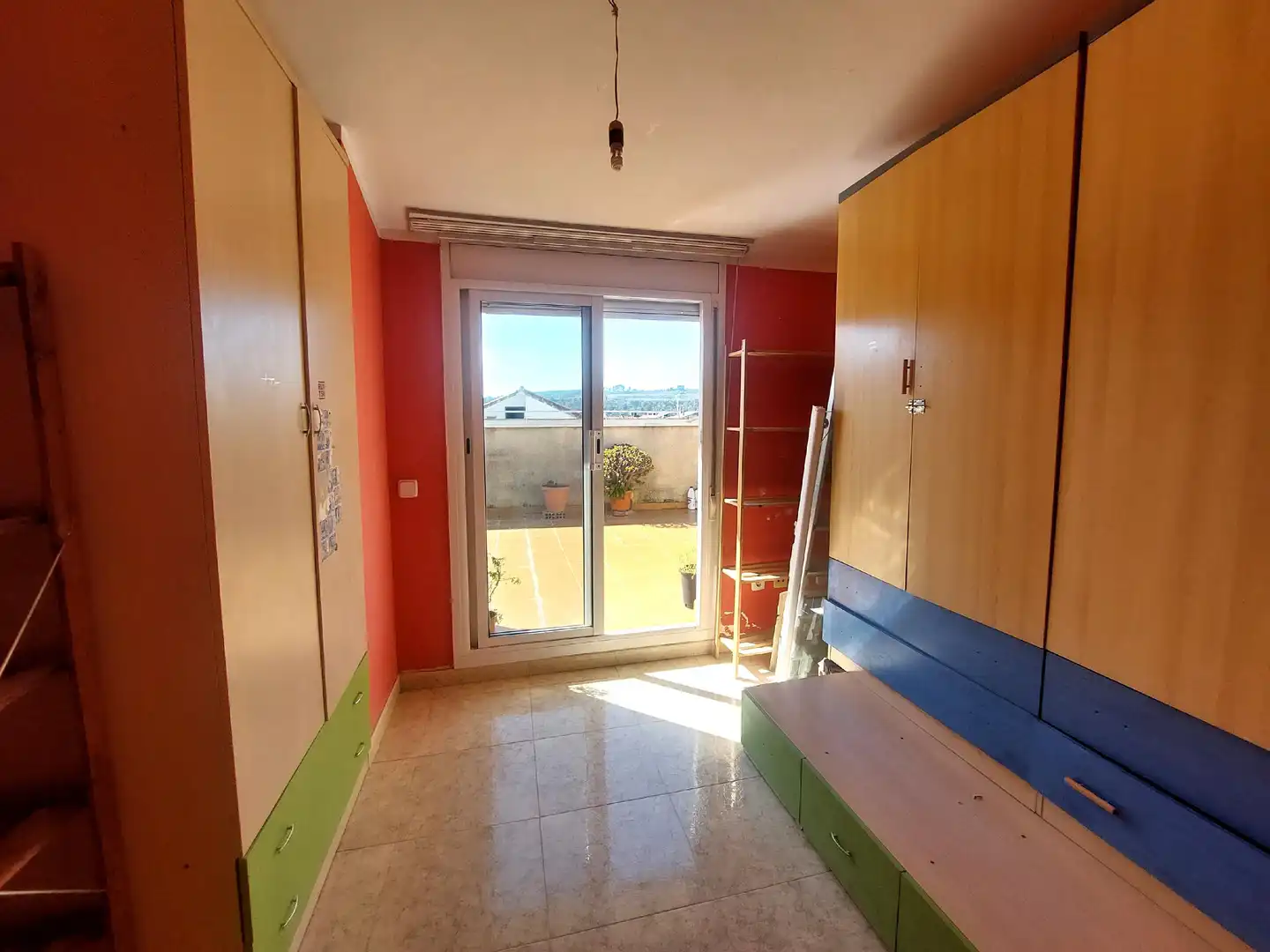 Dormitori de Pis en venda en Olesa de Montserrat amb Aire condicionat, Calefacció i Terrassa