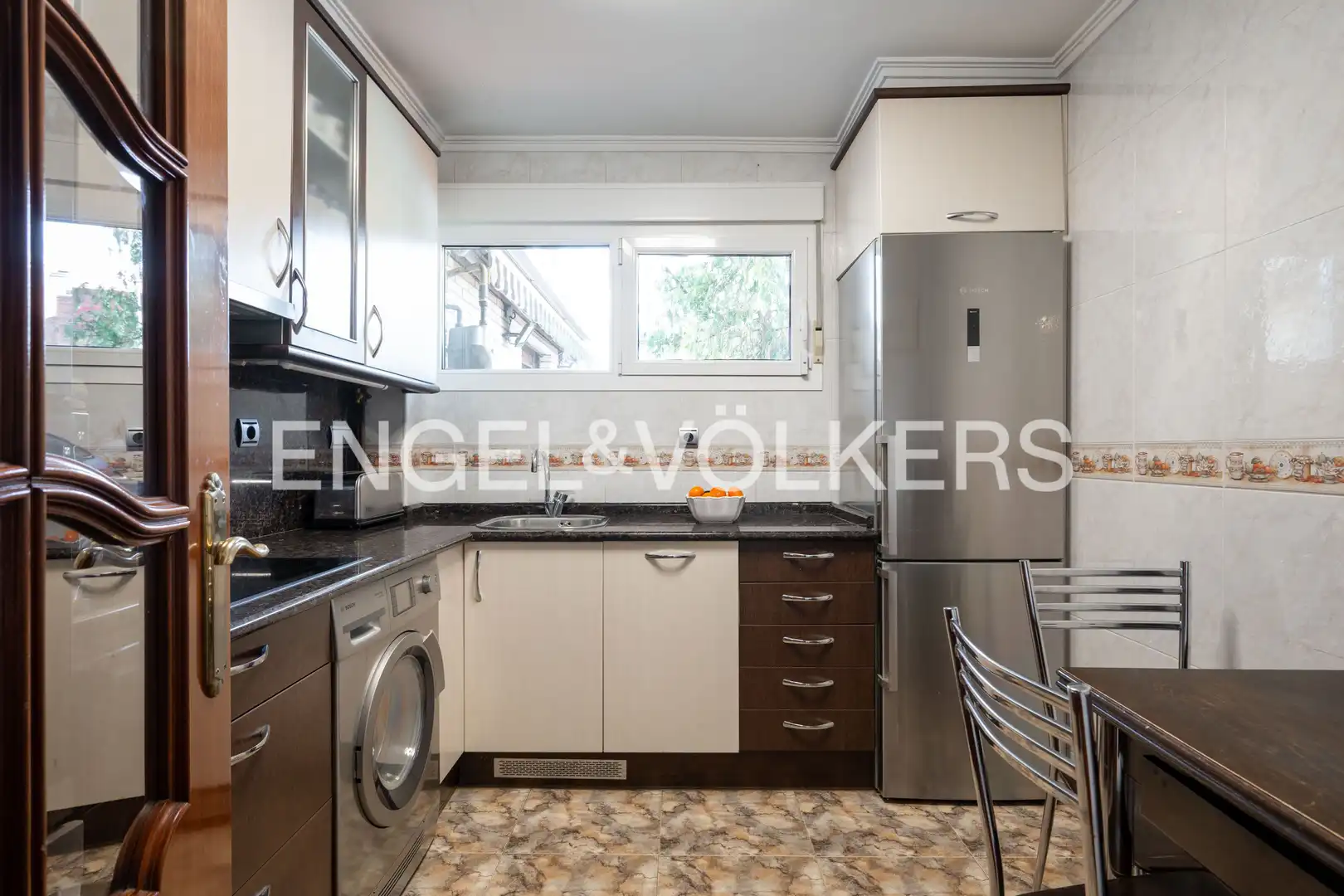 Kitchen of Flat for sale in Donostia - San Sebastián   with Air Conditioner, Heating and Private garden