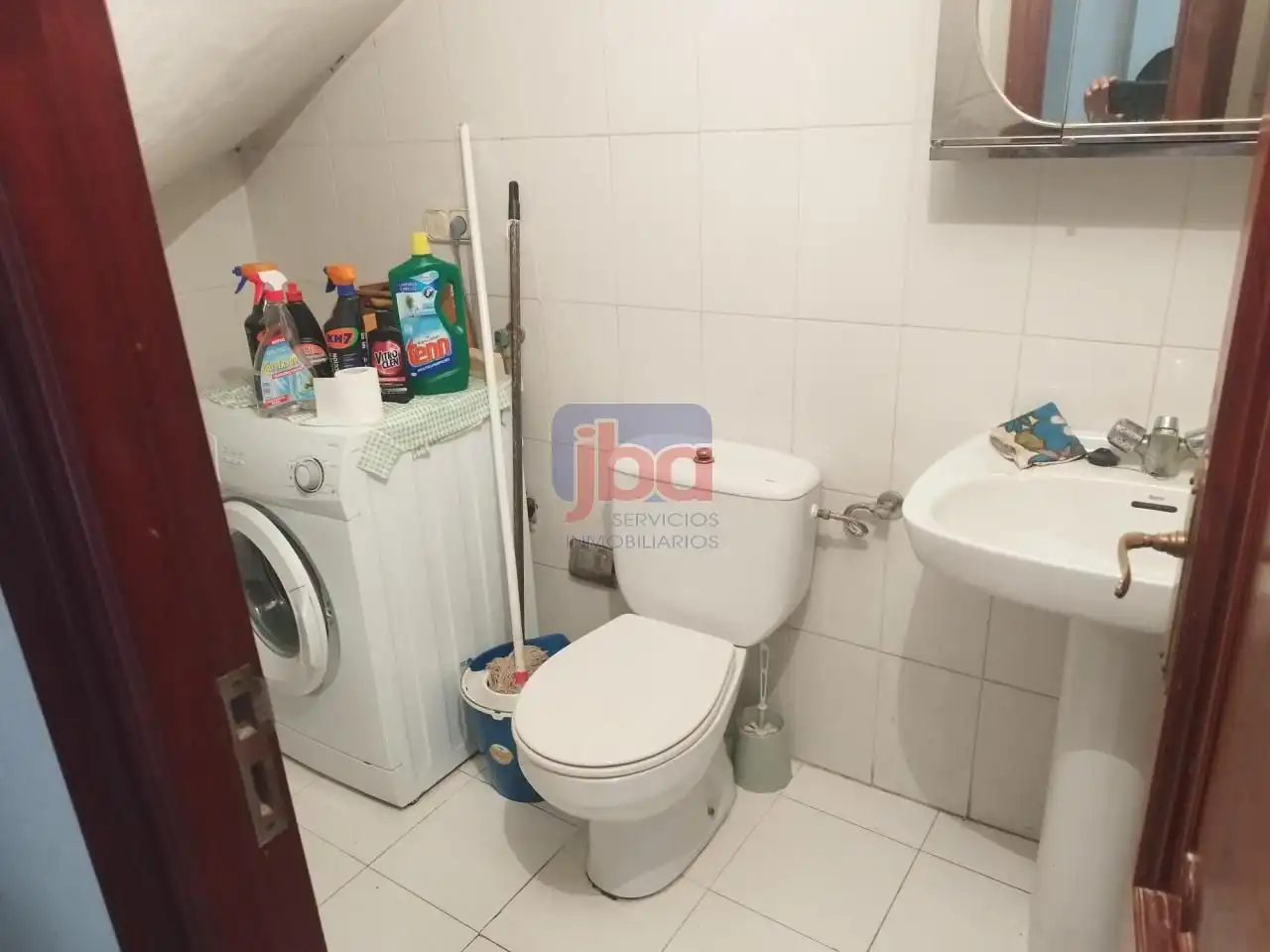 Bathroom of Houses for sale in Ourense Capital   with Heating, Private garden and Furnished