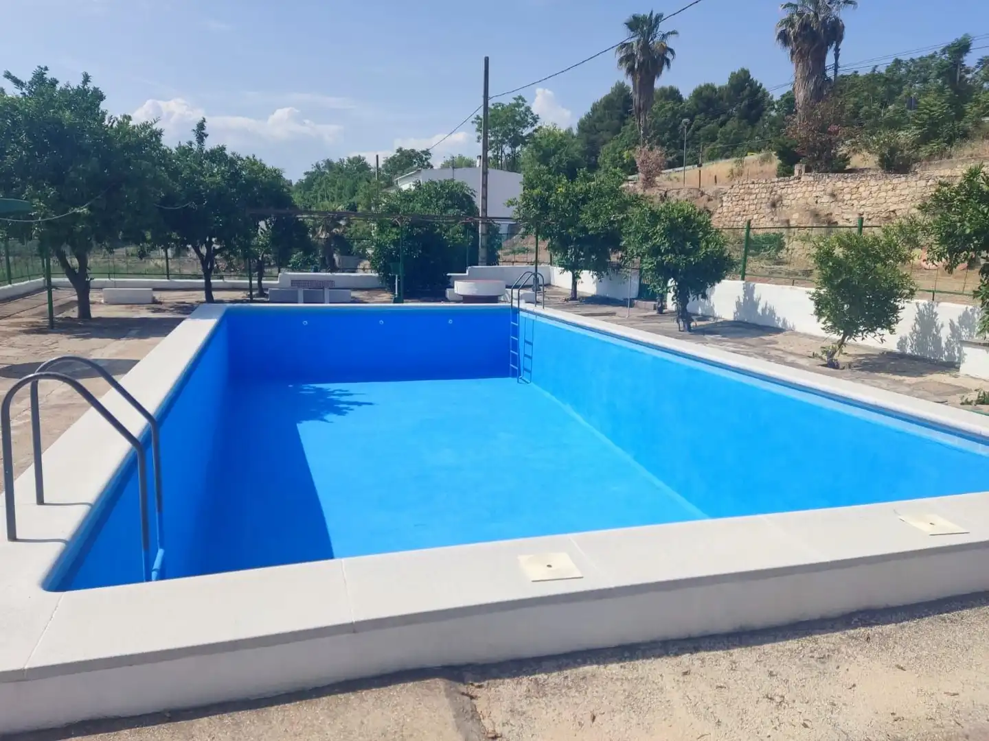 Piscina de Finca rústica en venta en Jaén
