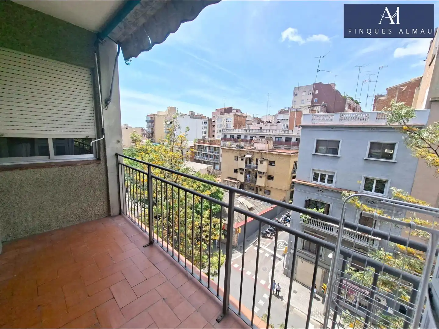 Vista exterior de Piso en venta en Barcelona con Aire acondicionado, Calefacción y Balcón