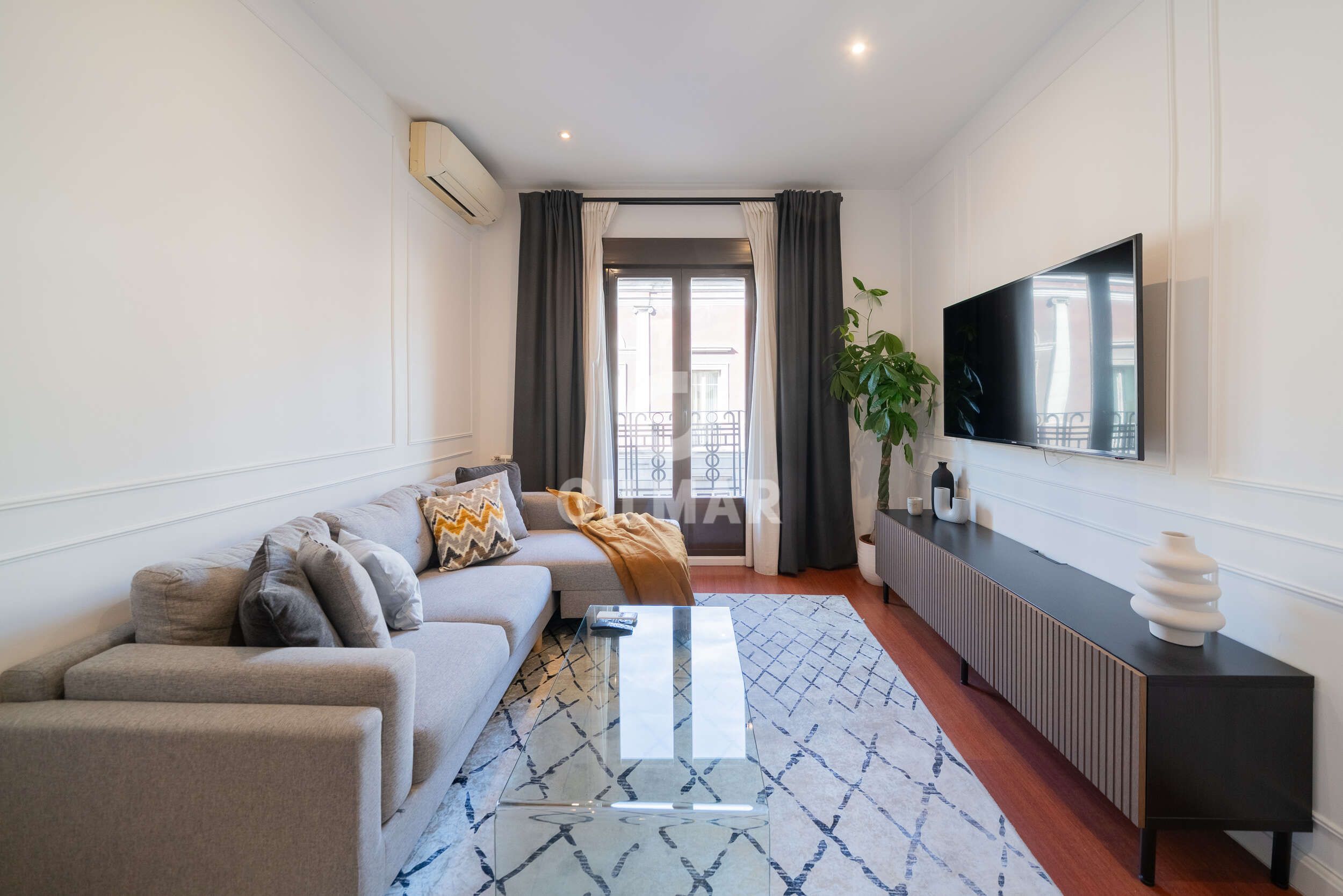Living room of Flat for sale in  Madrid Capital  with Heating