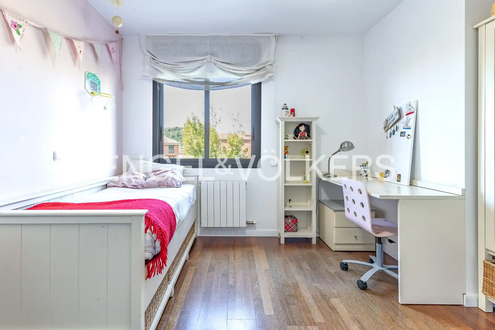 Habitación de Casa adosada de alquiler en Tiana con Aire acondicionado, Calefacción y Jardín privado