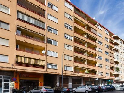 Vista exterior de Pis en venda en Gandia amb Terrassa i Balcó