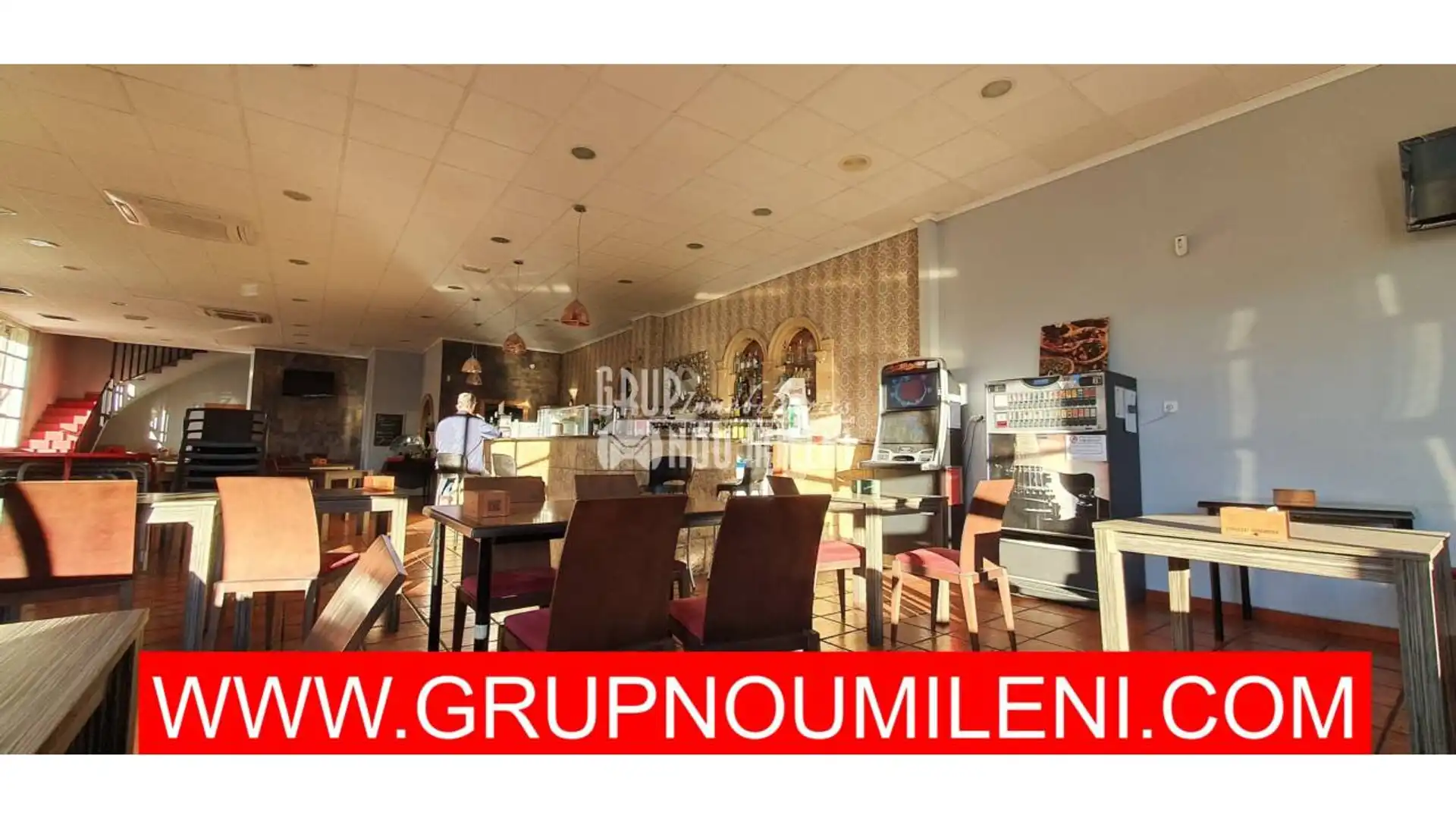 Premises for transfer in Catarroja  with Air Conditioner and Alarm