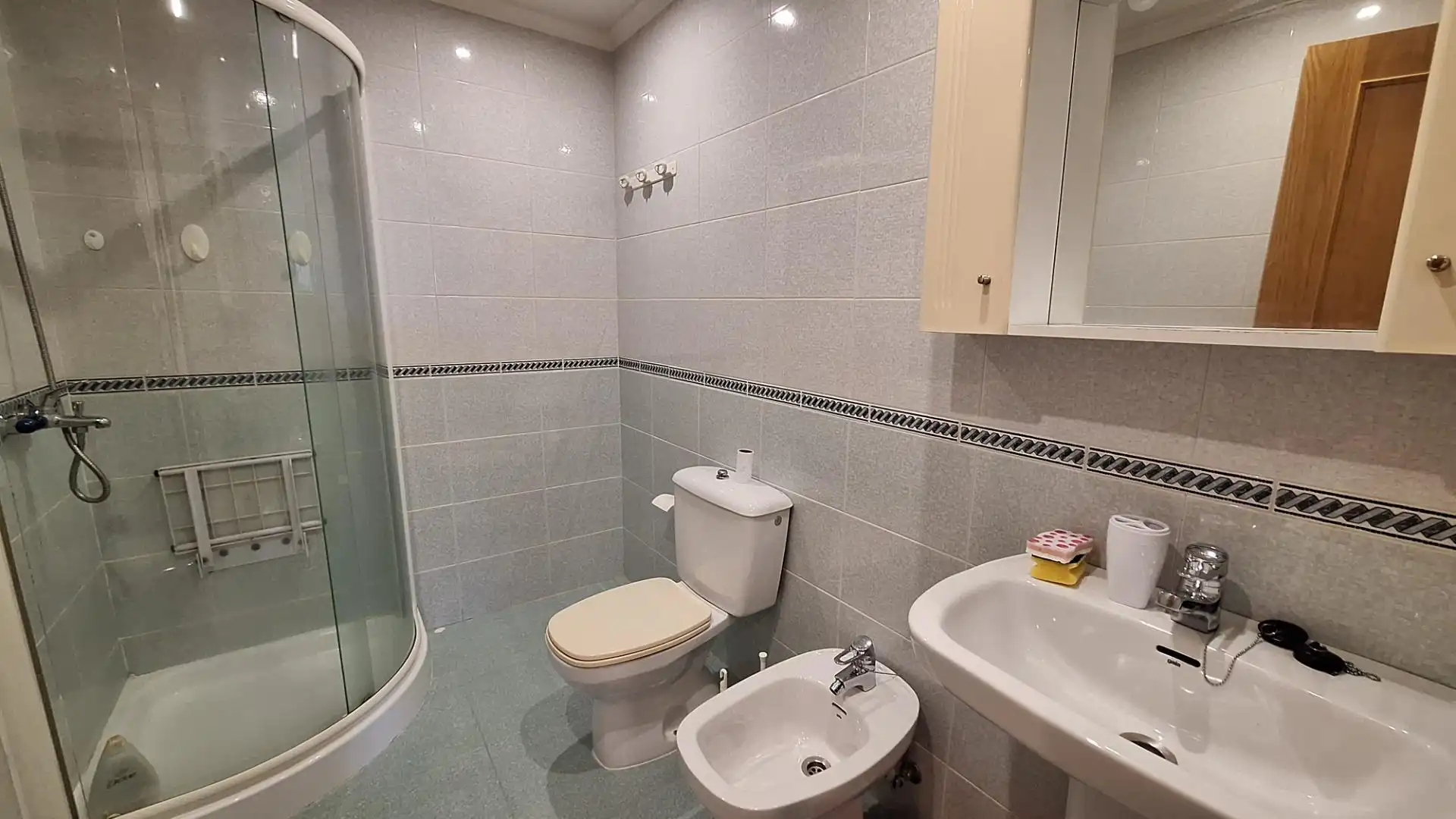 Baño de Piso de alquiler en Burgos con Calefacción