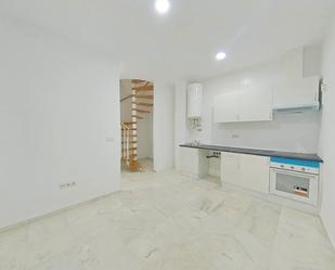 Kitchen of Duplex for sale in  Sevilla Capital  with Oven