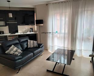 Sala d'estar de Apartament de lloguer en Sotogrande amb Aire condicionat