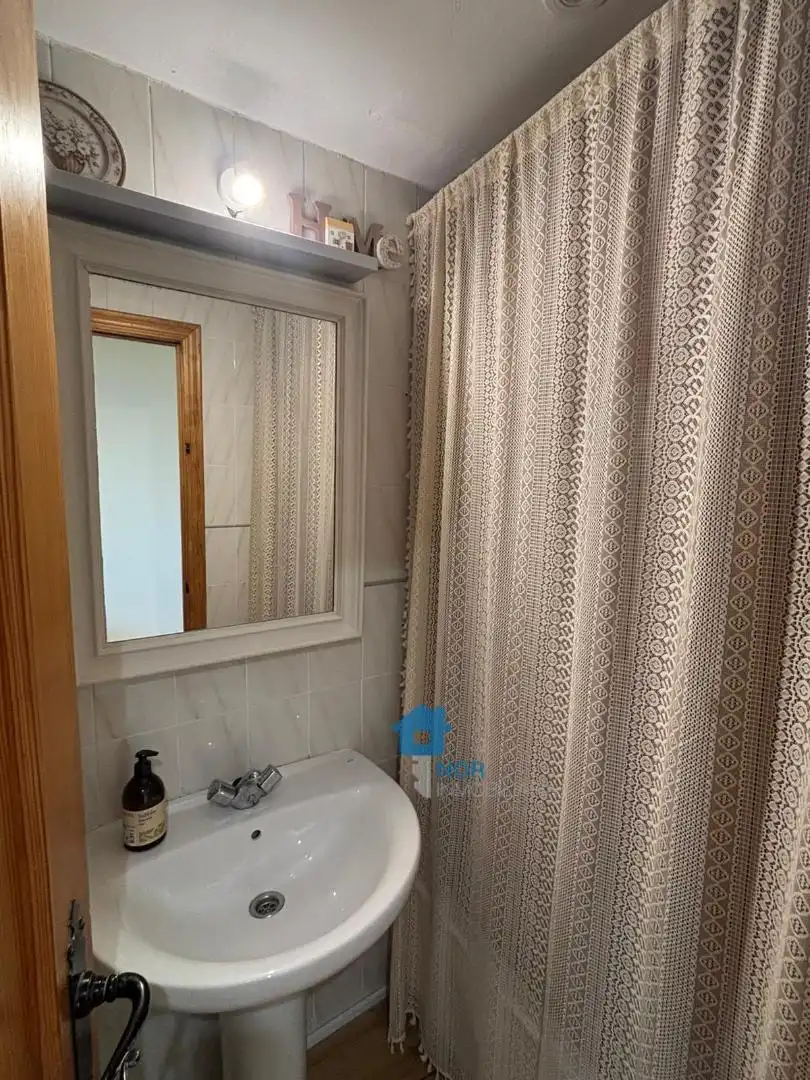 Bany de Apartament de lloguer en Laredo amb Moblat