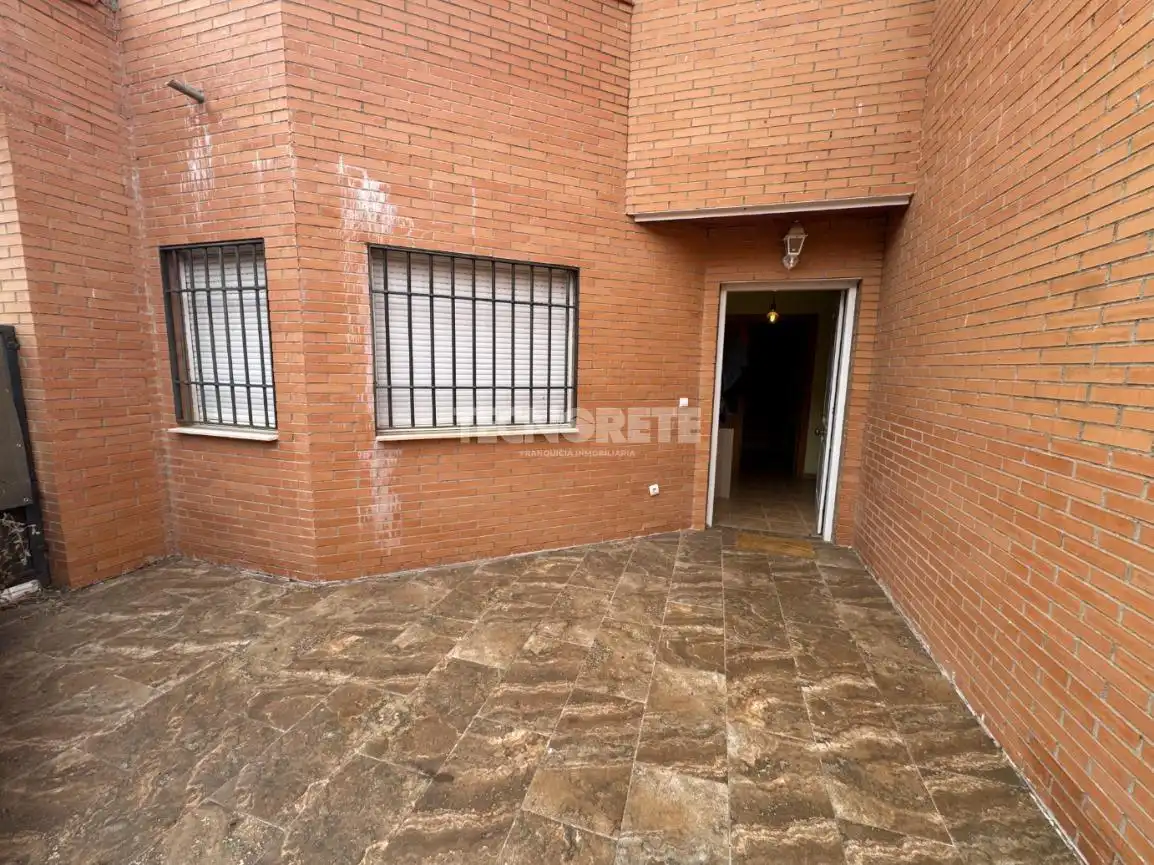Vista exterior de Casa adosada en venda en Yunquera de Henares amb Calefacció i Terrassa