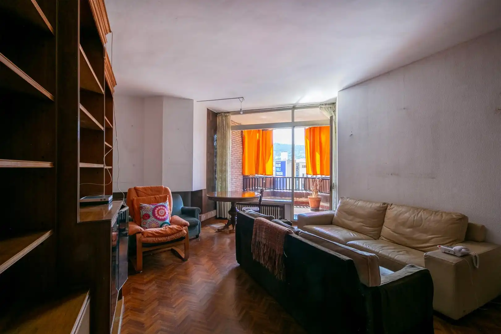 Sala de estar de Piso en venta en Barcelona con Calefacción, Parquet y Terraza