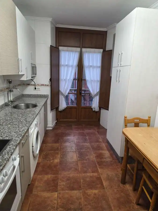 Cuina de Pis en venda en Avilés amb Calefacció i Traster