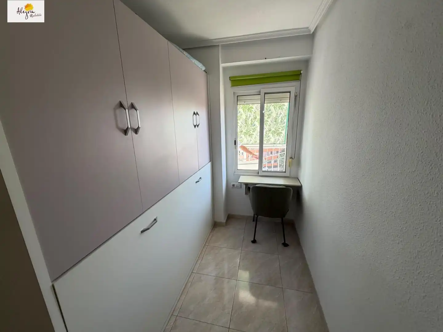 Apartament de lloguer a DEMOCRACIA, Nou Moles