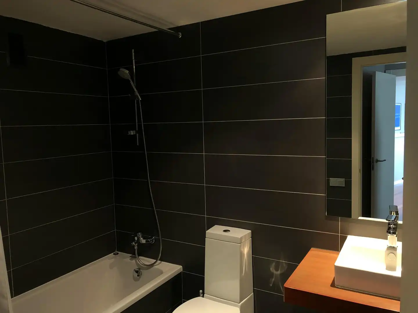 Baño de Piso de alquiler en Barcelona con Aire acondicionado, Calefacción y Amueblado