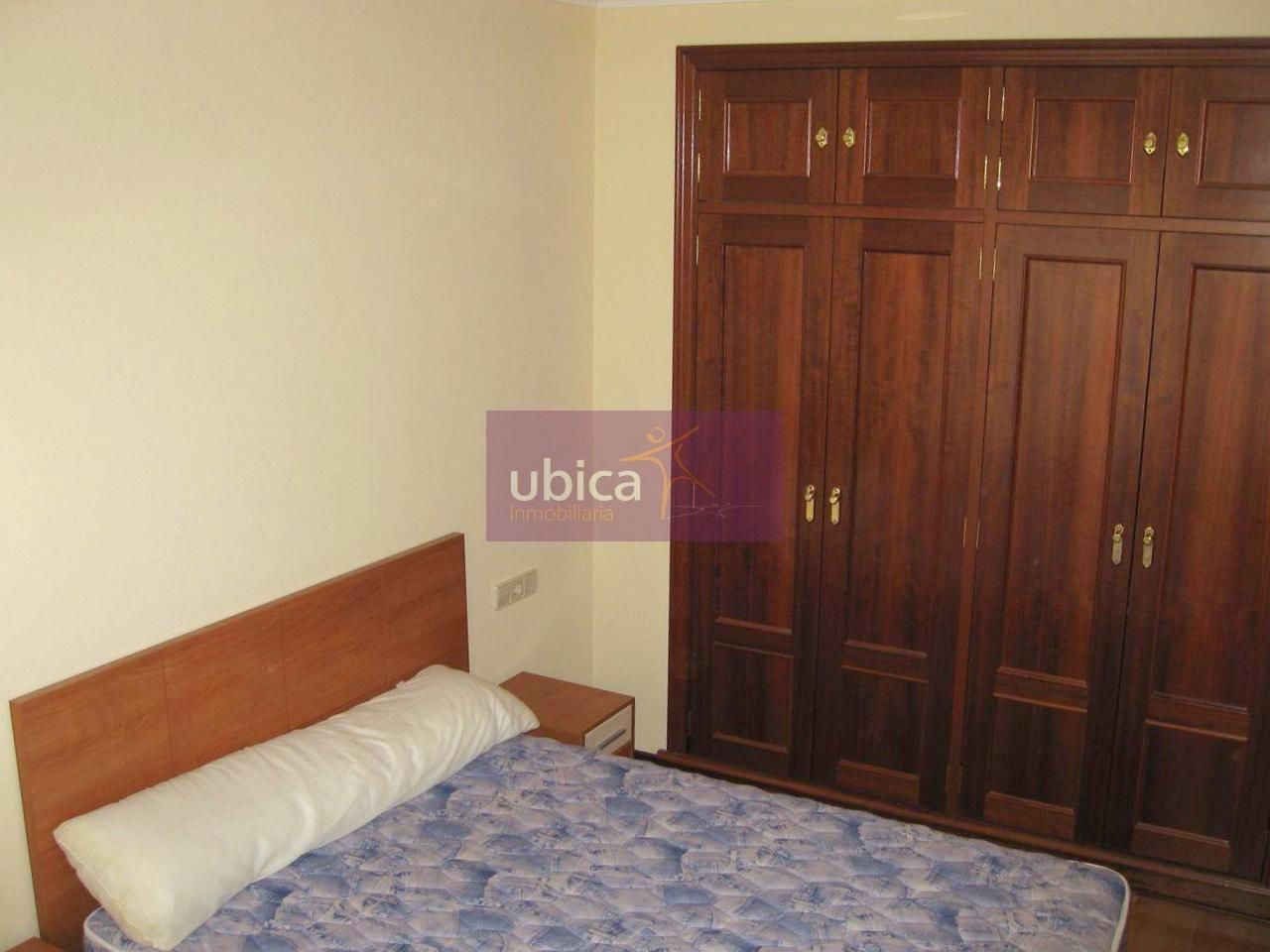 Dormitori de Apartament en venda en Vigo  amb Calefacció, Parquet i Traster