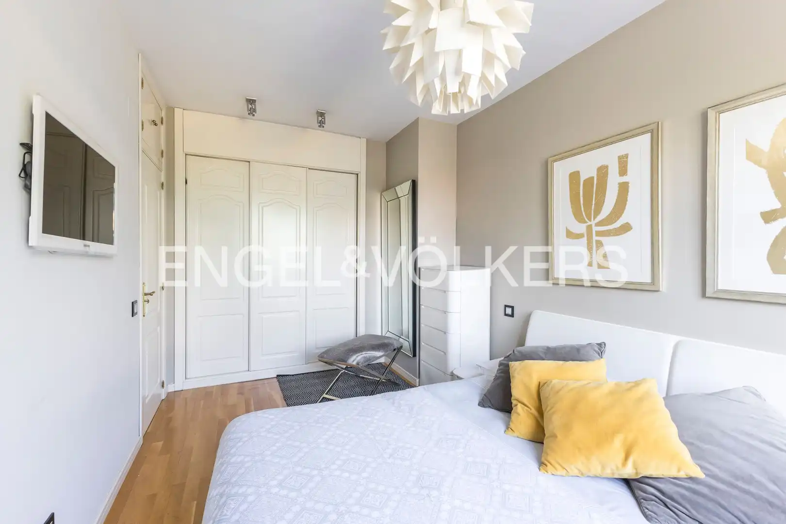 Habitación de Piso en venta en Madrid con Calefacción, Parquet y Terraza