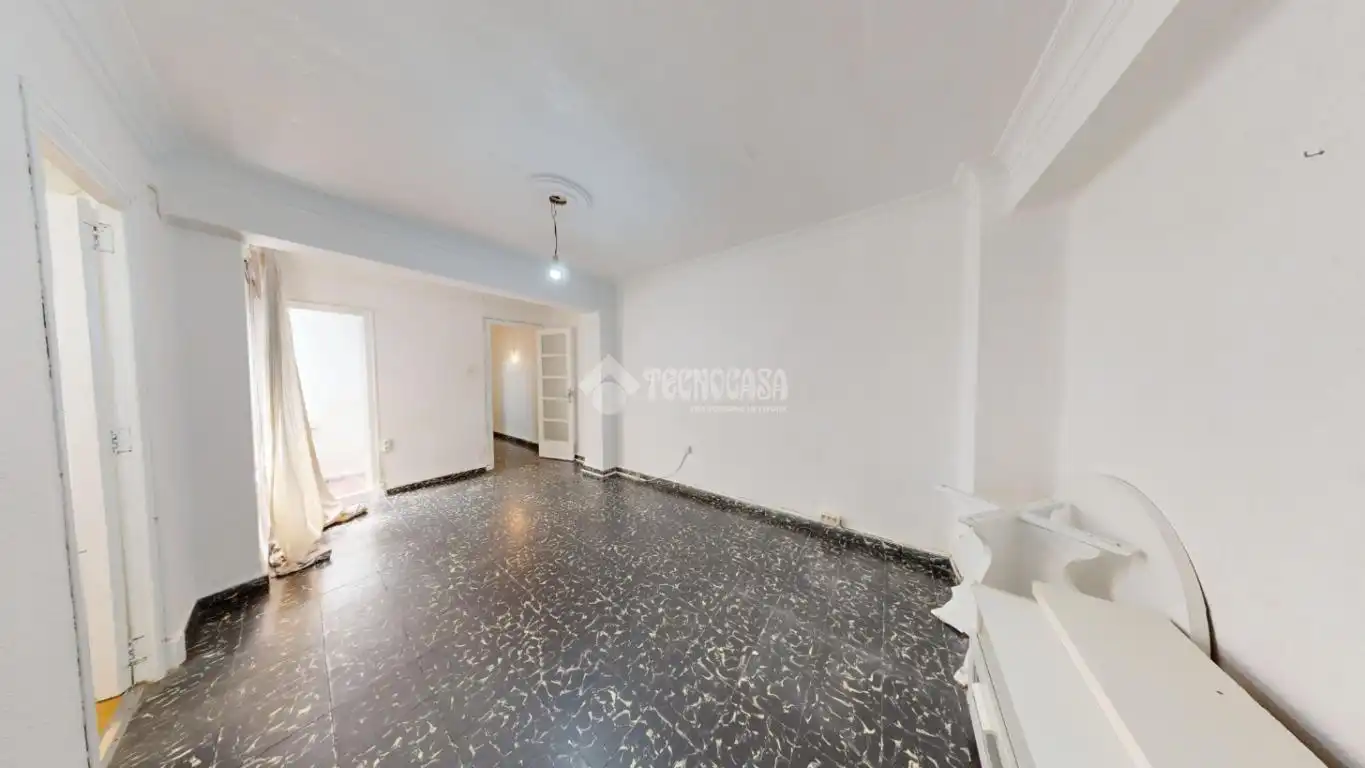 Piso en venta en Valencia con Balcón