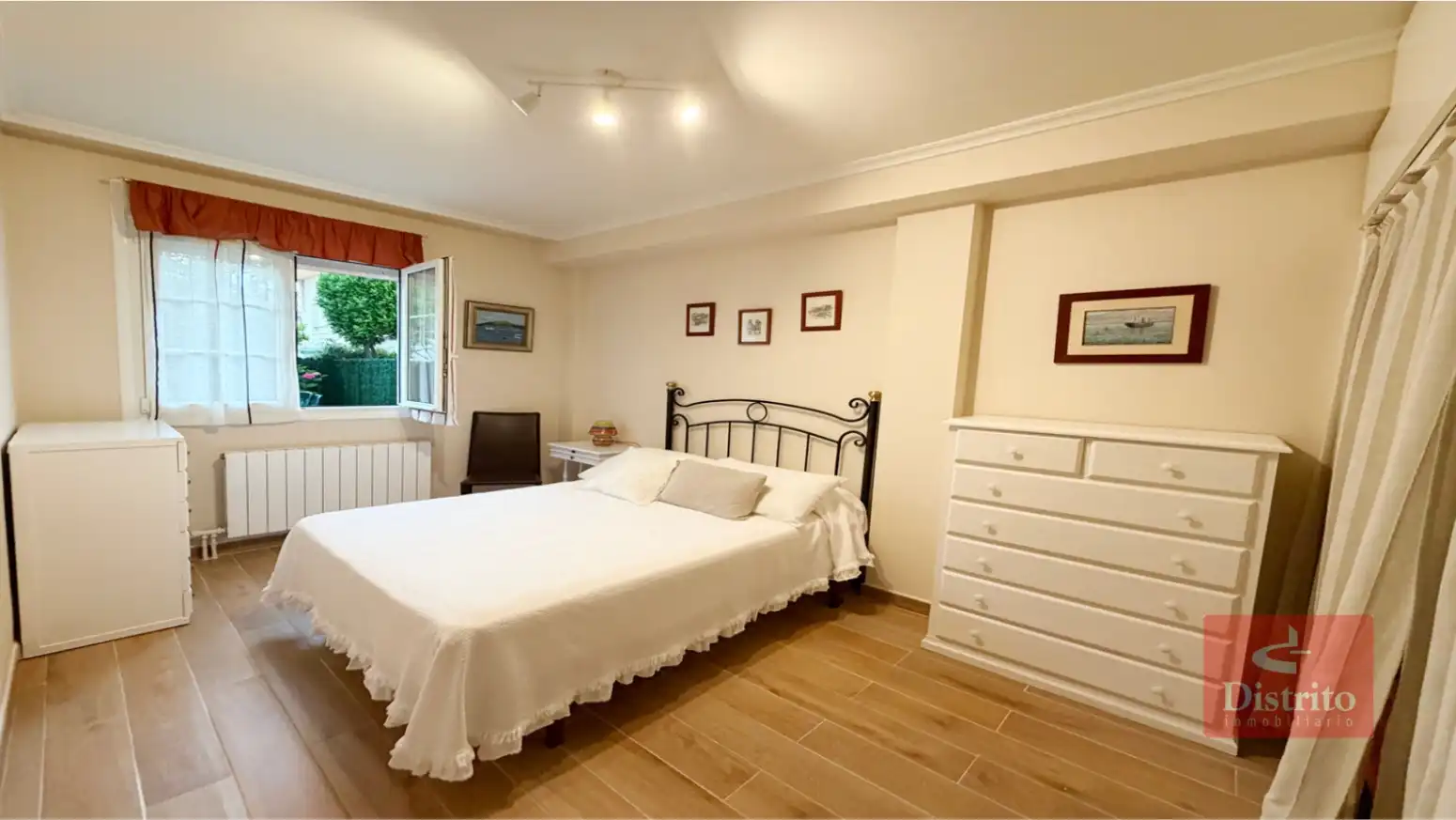 Schlafzimmer von Wohnung zur Miete in Ribamontán al Mar mit Heizung, Abstellraum und Möbliert