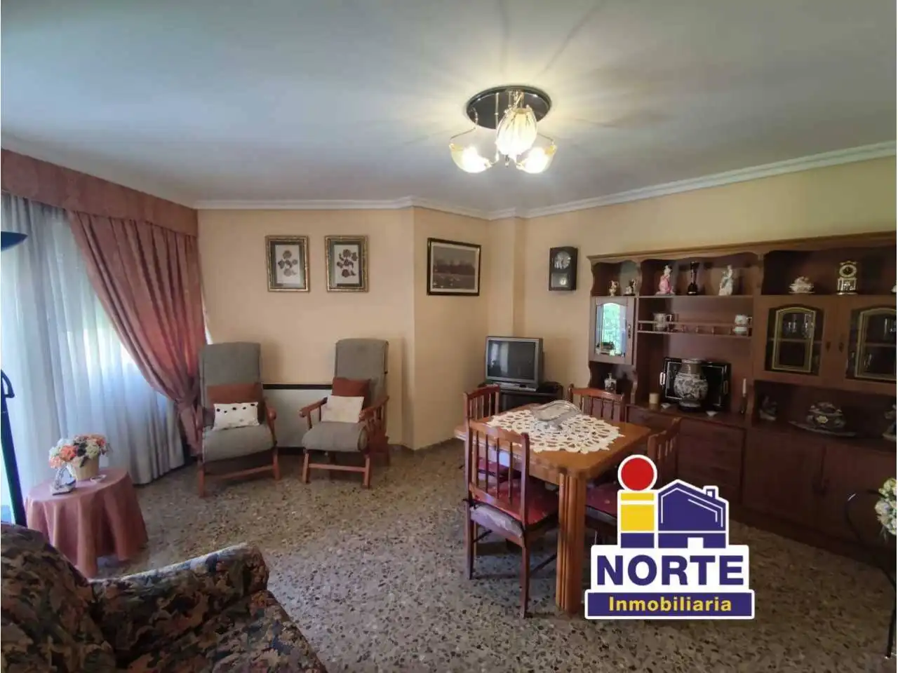 Vista exterior de Piso en venta en Alcoy / Alcoi con Aire acondicionado, Calefacción y Amueblado