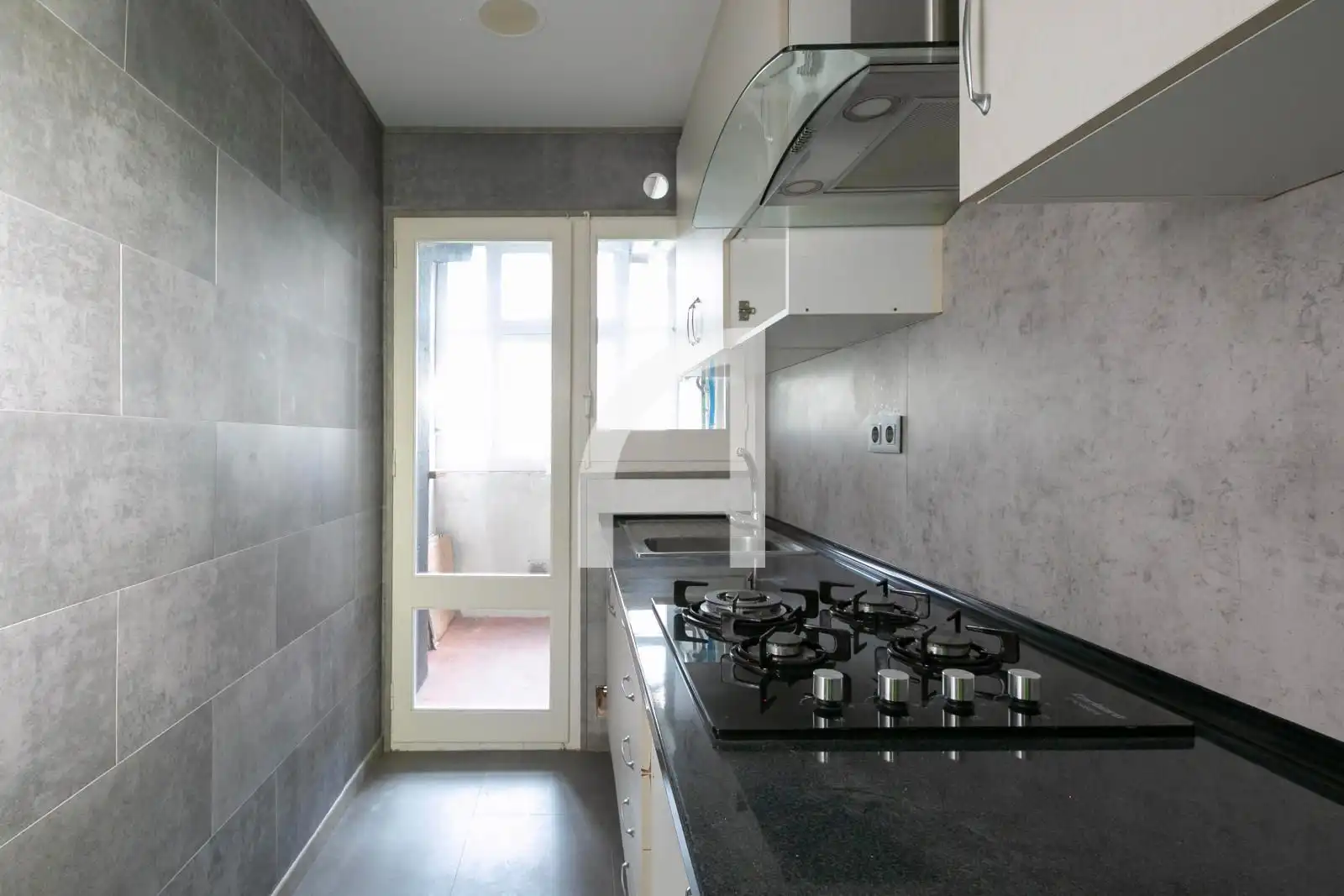 Cocina de Piso en venta en Barcelona con Terraza y Balcón