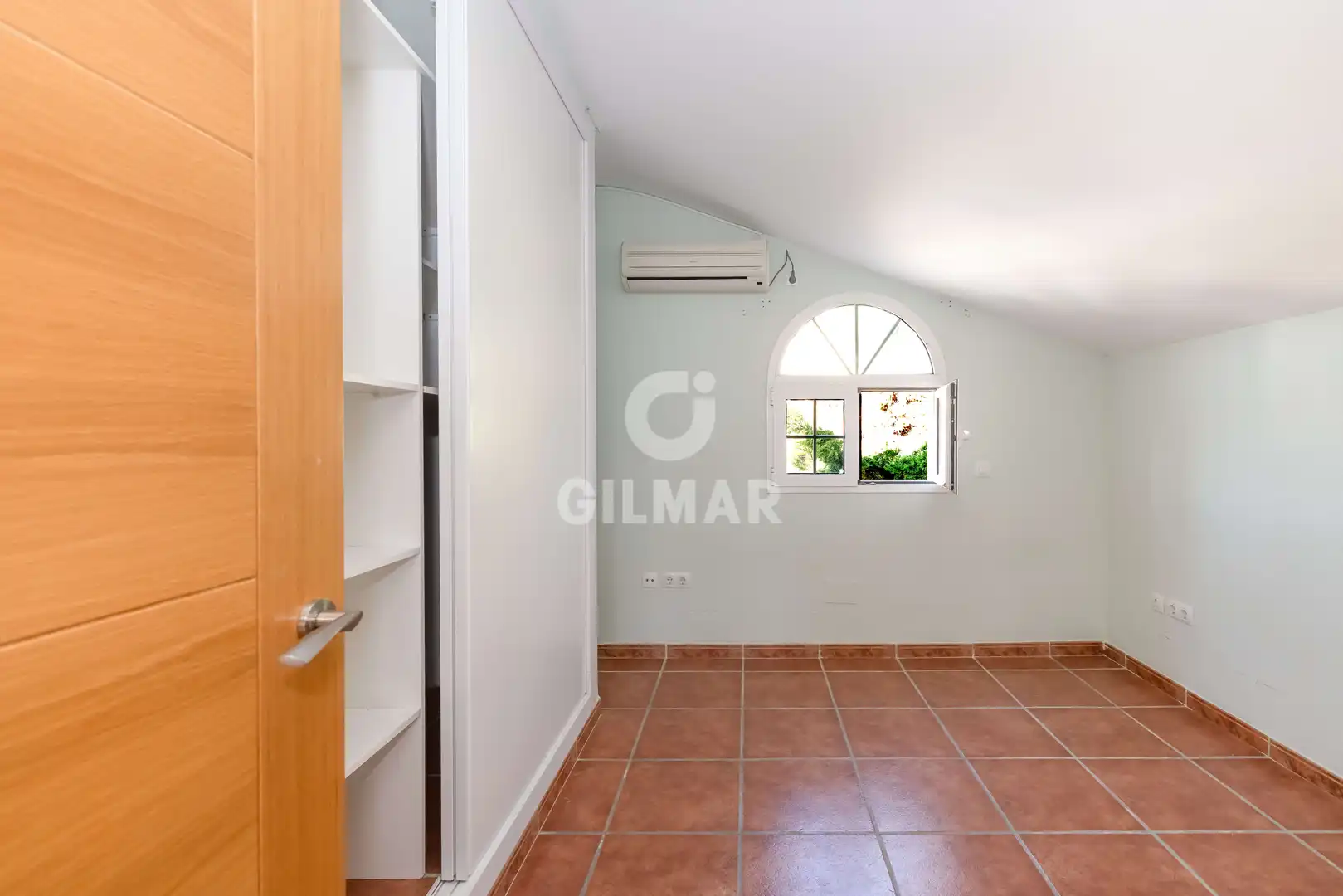 Habitación de Casa o chalet en venta en Benalmádena con Calefacción, Jardín privado y Piscina