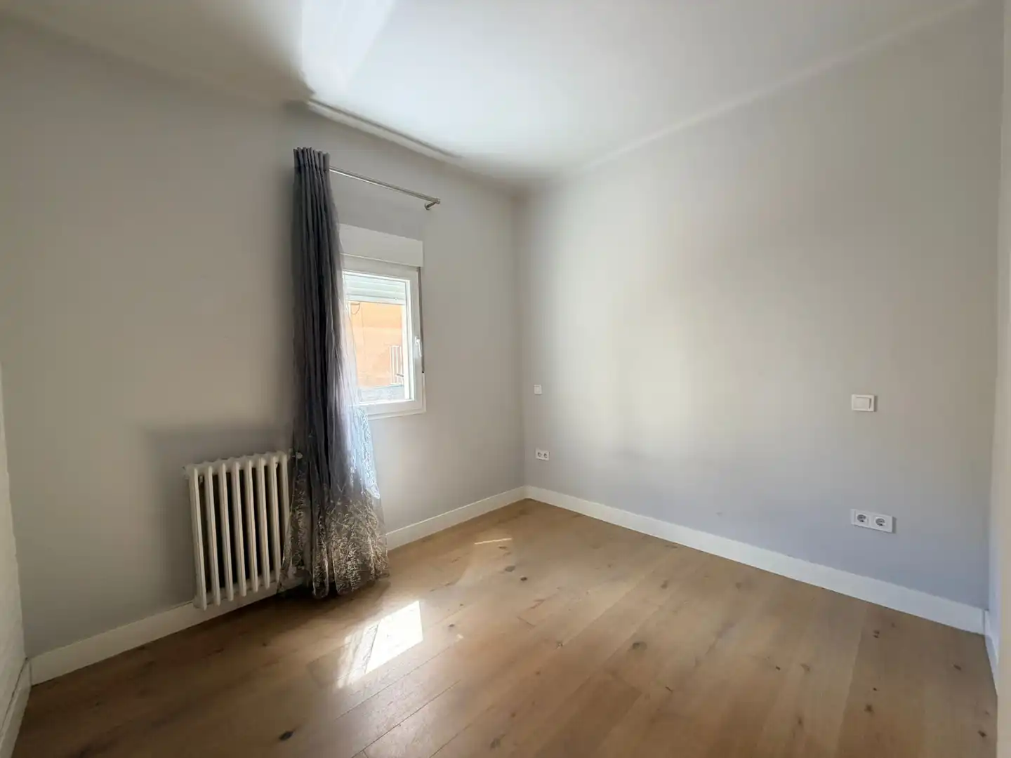 Bedroom of Flat for sale in Madrid  with Air Conditioner, Heating and Terrace