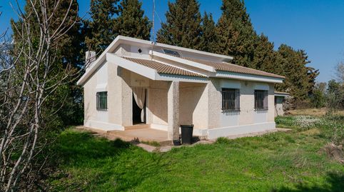 Casa rústica en parcela de olivares de regadío de 10.910m2