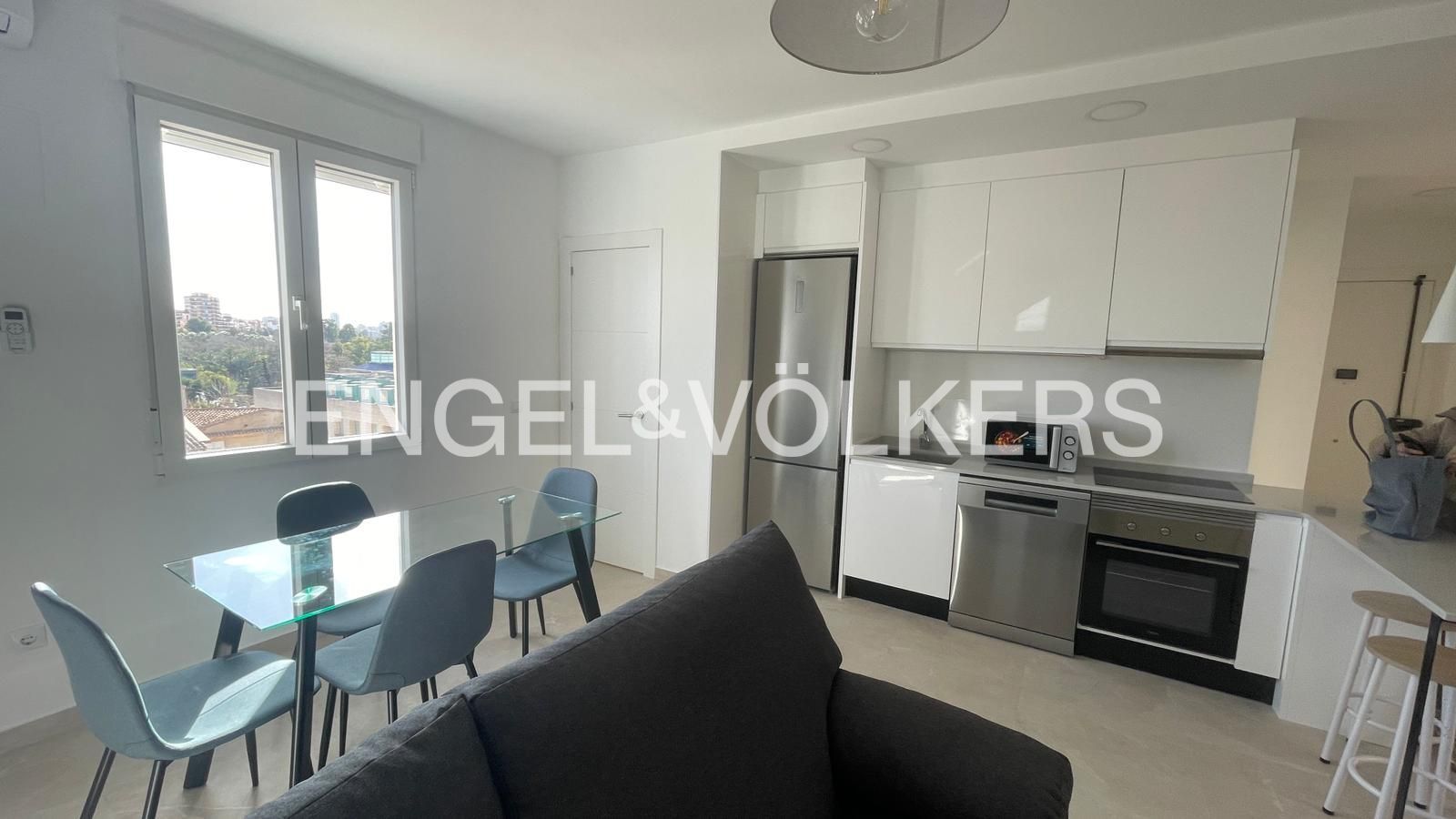 Exterior view of Apartment to rent in  Valencia Capital  with Air Conditioner, Heating and Furnished