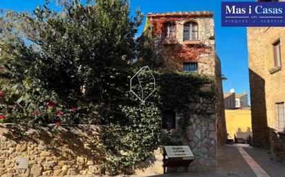 Vista exterior de Finca rústica en venda en La Tallada d'Empordà amb Terrassa i Traster