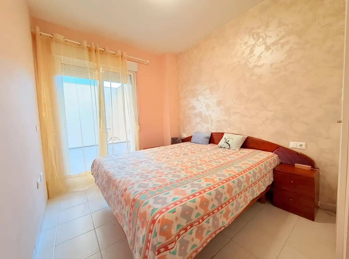 Schlafzimmer von Erdgeschoss zum Verkauf in Vinaròs mit Klimaanlage, Heizung und Möbliert