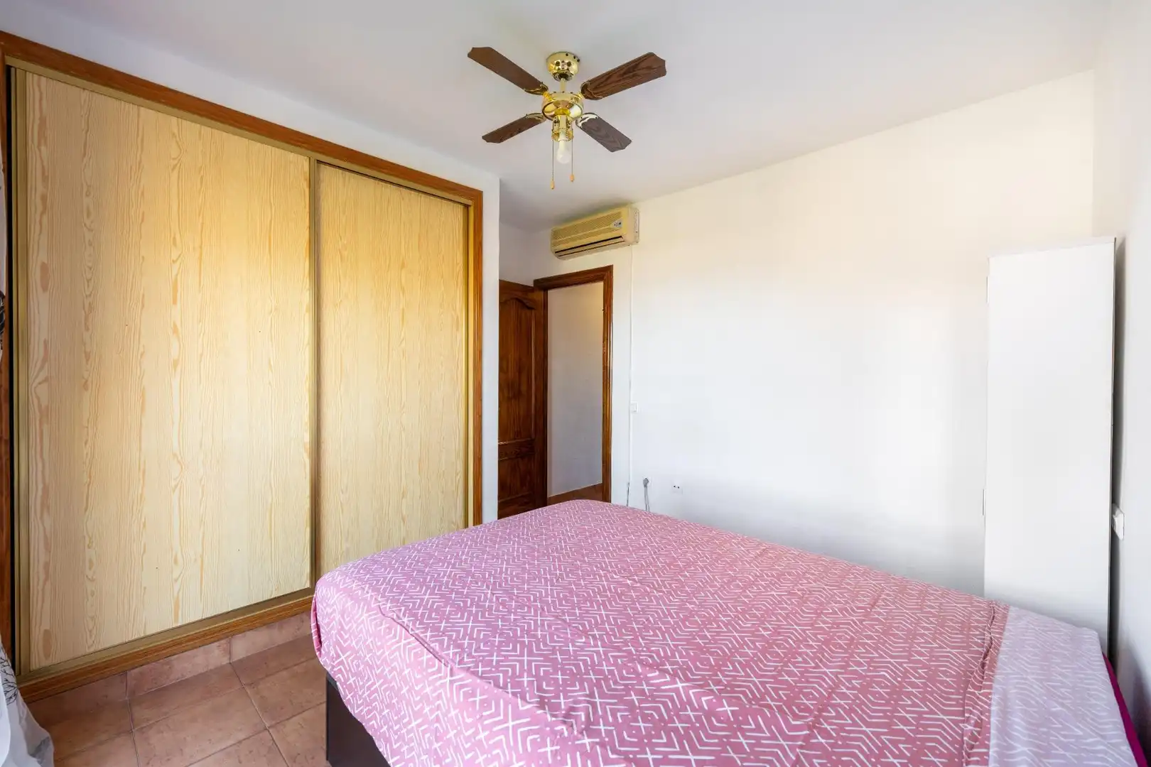 Habitación de Dúplex en venta en Vícar con Aire acondicionado, Calefacción y Jardín privado