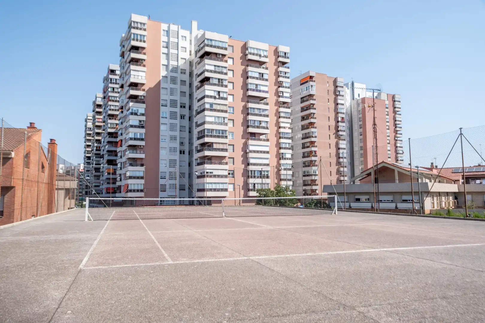 Parking de Casa o chalet en venta en Zaragoza con Calefacción, Jardín privado y Terraza