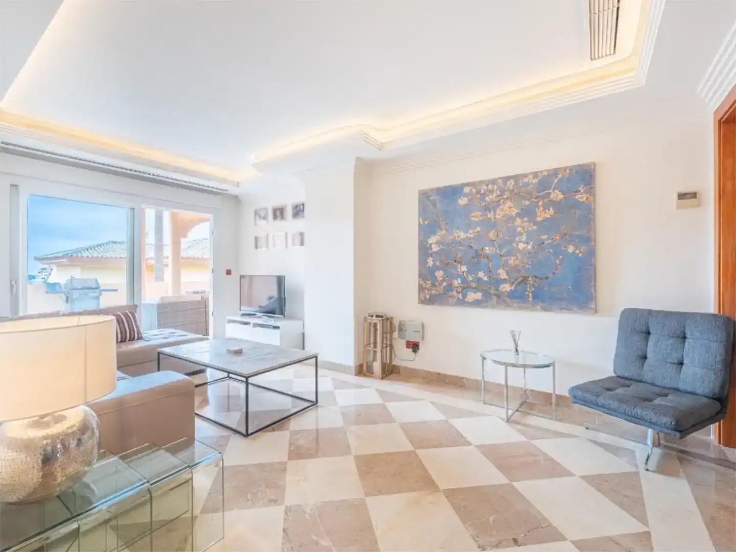 Sala d'estar de Apartament de lloguer en Marbella amb Aire condicionat, Piscina i Balcó