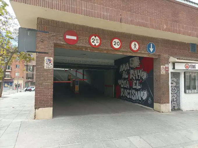 Aparcament de Garatge de lloguer en Madrid amb Alarma