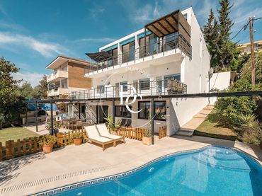 Casa amb jardí en venda a Carrer Corral d'en Falç