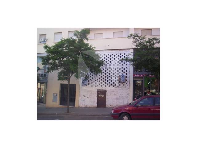 Local comercial en Venta en Avenida Felipe Trigo en Carretera de Sevilla - Los Montitos