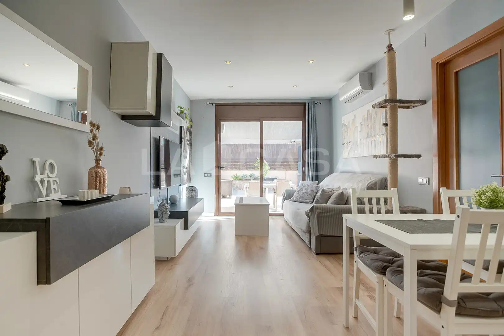 Living room of Ground floor for sale in La Garriga  with Air Conditioner, Heating and Parquet flooring