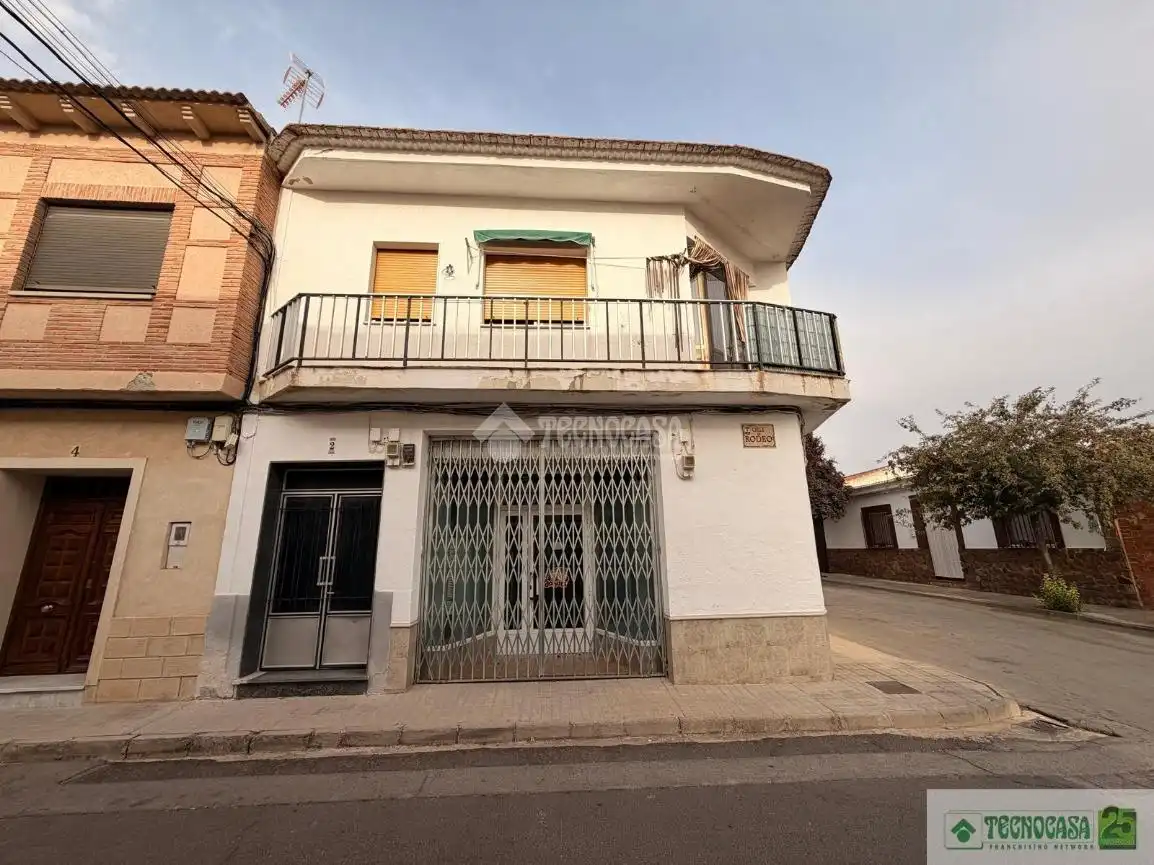 Außenansicht von Wohnung zum Verkauf in Torralba de Calatrava mit Heizung