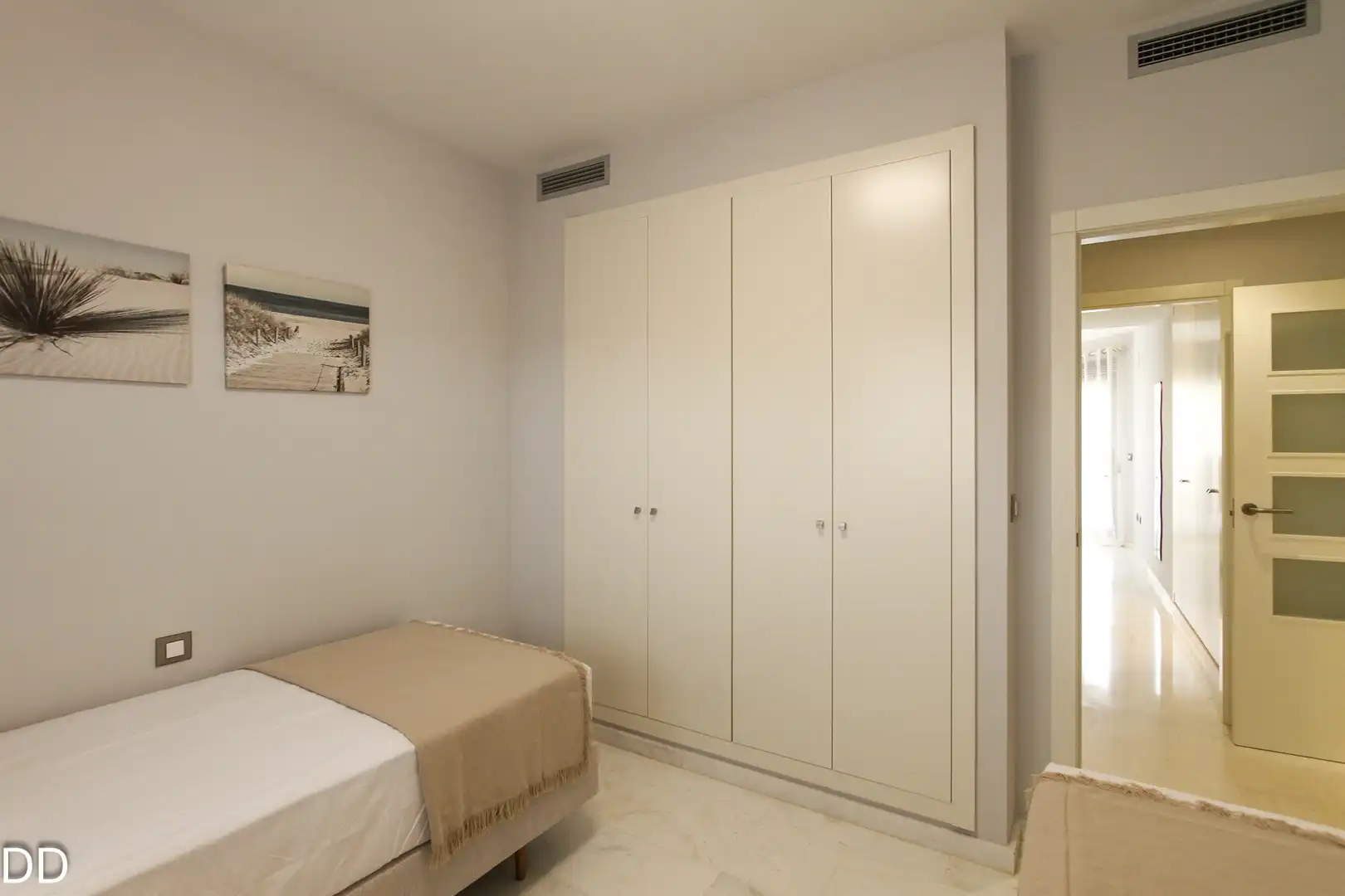 Habitación de Apartamento de alquiler en Dénia con Aire acondicionado, Terraza y Amueblado