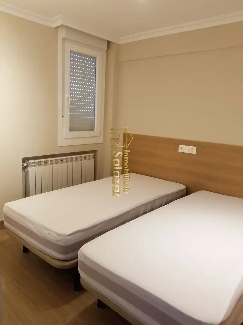 Habitación de Piso de alquiler en Bilbao  con Calefacción