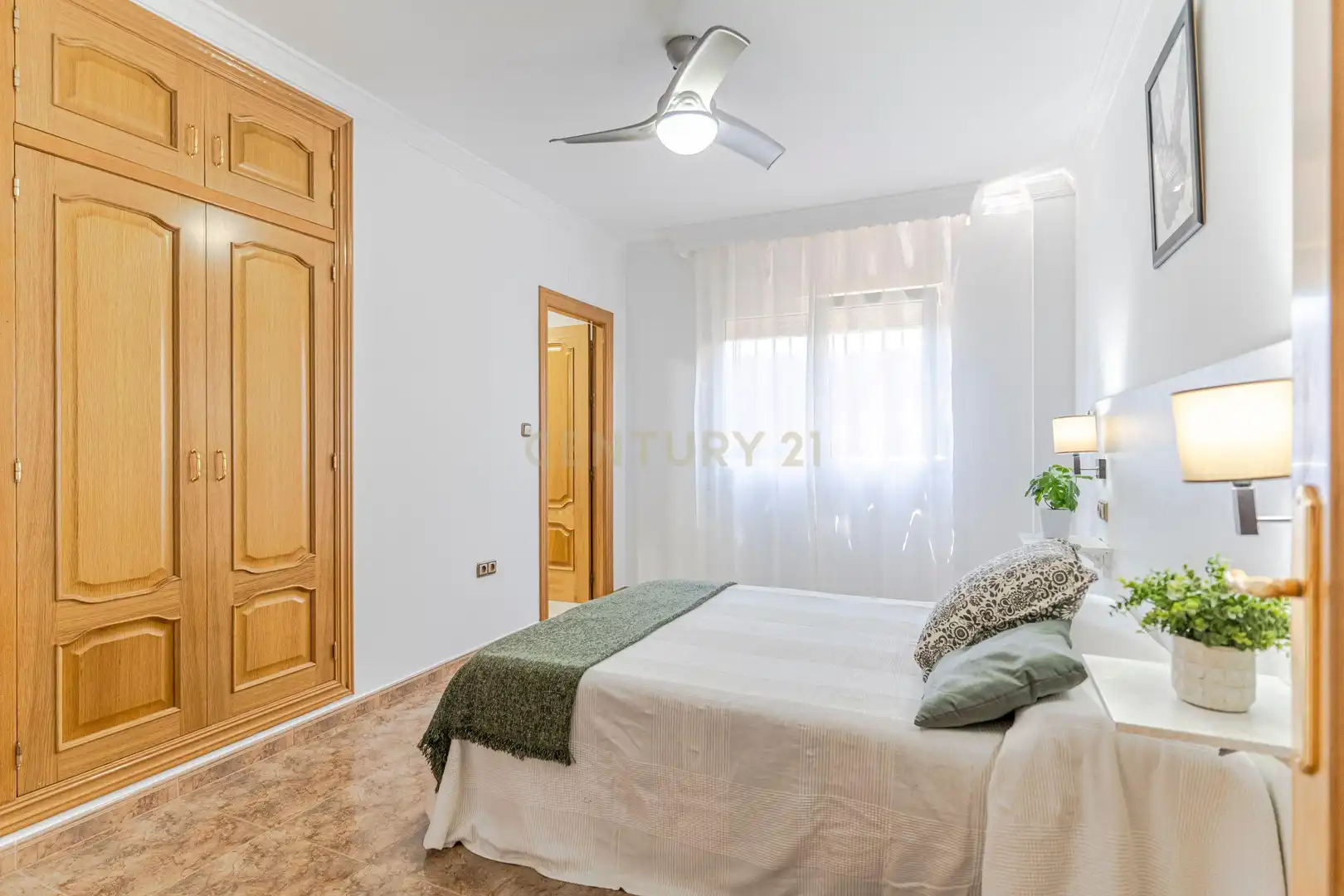 Habitación de Casa o chalet en venta en Las Gabias con Jardín privado, Trastero y Piscina