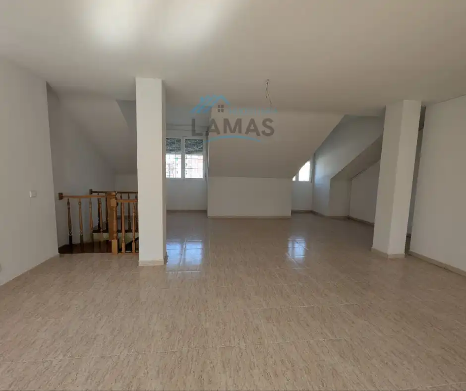 Dúplex en venta en Navalmoral de la Mata con Calefacción, Terraza y Balcón