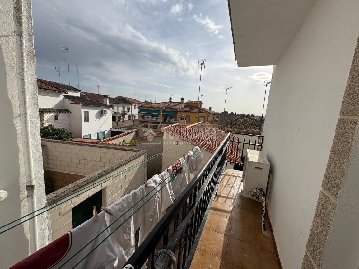 Vista exterior de Casa adosada en venda en El Gordo 